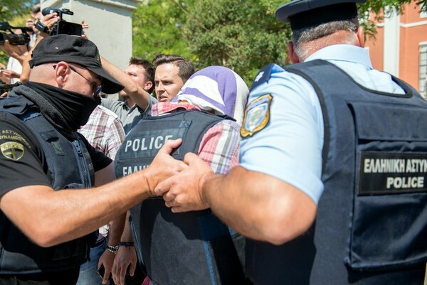 Την έκδοση των οκτώ αξιωματικών ζητά επισήμως η Τουρκία