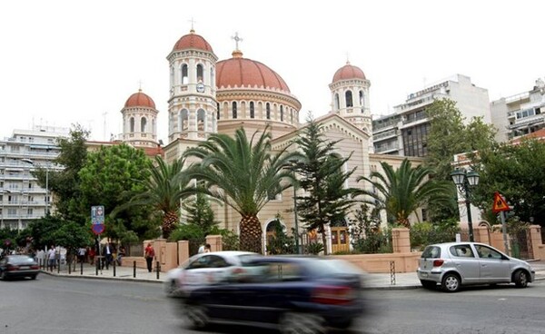 Σε συλλήψεις μετατράπηκαν οι 26 προσαγωγές για την εισβολή στη Μητρόπολη Θεσσαλονίκης