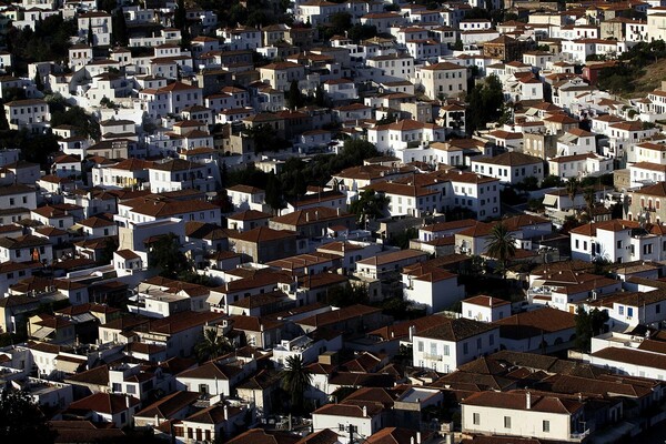 Απορρίφθηκε η τροπολογία της ΝΔ για την αναστολή των πλειστηριασμών πρώτης κατοικίας