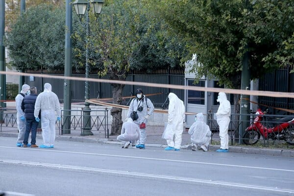 Ανάληψη ευθύνης για την επίθεση με χειροβομβίδα στη γαλλική πρεσβεία