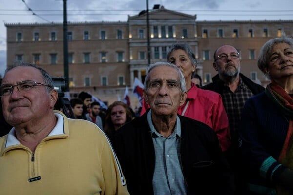 Υπουργείο Εργασίας: Πώς και σε ποιους θα καταβληθούν οι παροχές Τσίπρα