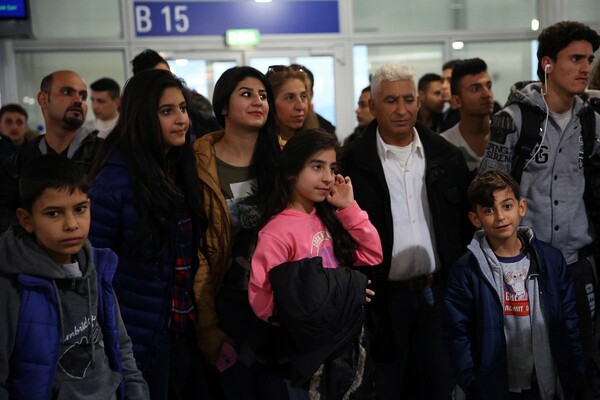 111 πρόσφυγες αναχώρησαν σήμερα από την Ελλάδα για τη Φινλανδία