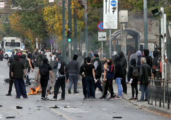 ΝΔ για τα επεισόδια στο κέντρο της Αθήνας: Ανοχή της κυβέρνησης σε βία και ανομία