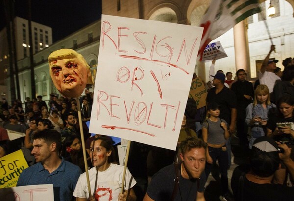 Oι πρώτες διαδηλώσεις κατά του Τραμπ