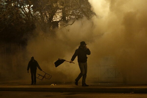 Θεσσαλονίκη: Δύο συλλήψεις για τα χθεσινά επεισόδια μετά την πορεία για την επέτειο του Πολυτεχνείου