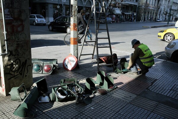 Τα σπασμένα του Πολυτεχνείου