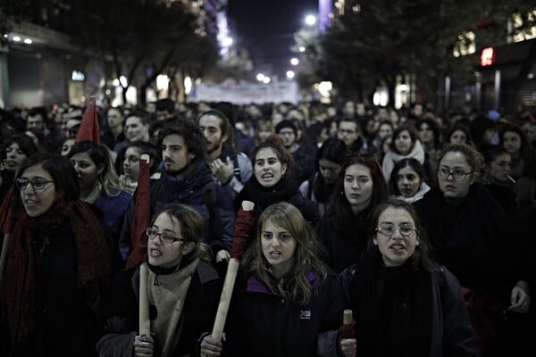 Θεσσαλονίκη: Επεισόδια με μολότοφ και κρότου-λάμψης στο προαύλιο του ΑΠΘ