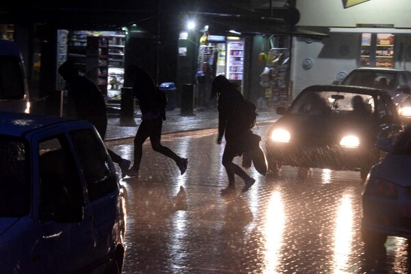 Σε συναγερμό ο κρατικός μηχανισμός για την κακοκαιρία- Σύσκεψη στο κέντρο της Πυροσβεστικής