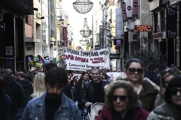 Αυξάνονται οι μέρες ενδιάμεσων εκπτώσεων