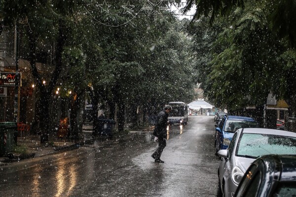 Συνεχίζεται η κακοκαιρία τη Δευτέρα - Χαμηλές θερμοκρασίες, καταιγίδες και παγετός