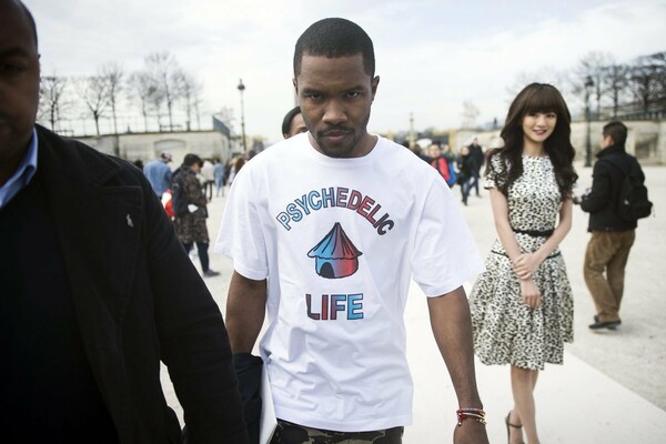 Ο Frank Ocean μηνύθηκε από τον πατέρα του ο οποίος ζητά 14,5 εκατ. δολάρια για συκοφαντική δυσφήμιση