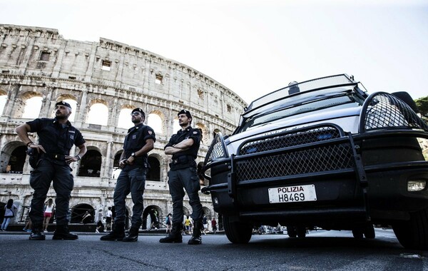 Η Ιταλία αυξάνει τα μέτρα ασφαλείας μετά το Βερολίνο- Μερική απαγόρευση εισόδου και κιγκλιδώματα για τα φορτηγά