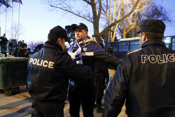 Ένταση, βανδαλισμοί και συλλήψεις στη Θεσσαλονίκη πριν το ματς- Συνελήφθη ένας Γερμανός οπαδός της Σάλκε