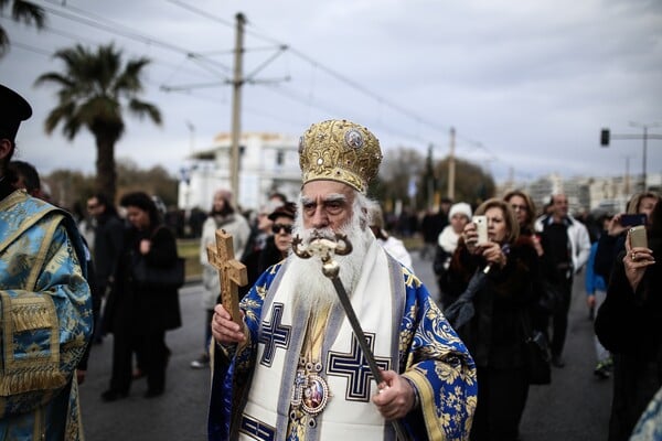 Θεοφάνεια με αέρα και κύμα στο Φάληρο