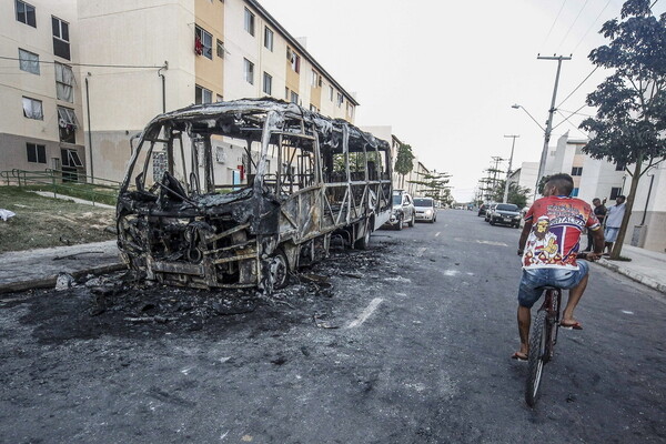 Ο Μπολσονάρου έστειλε στρατό για να αντιμετωπίσει τις συμμορίες