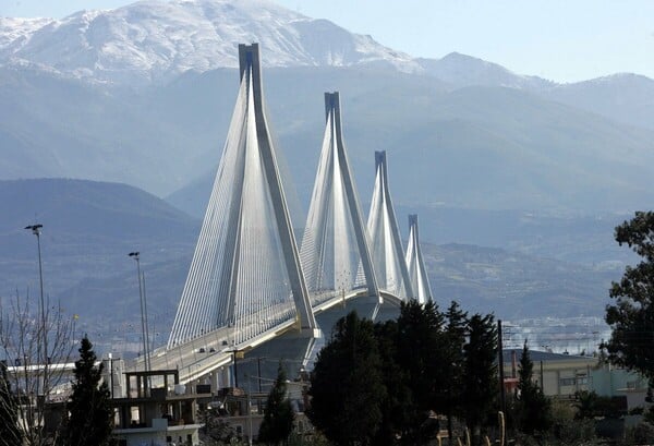 Άκαρπες οι έρευνες για την αγνοούμενη που εγκατέλειψε αυτοκίνητο στη γέφυρα Ρίου-Αντιρρίου