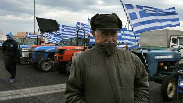 Επ' αόριστον αποκλεισμό του τελωνείου Ευζώνων αποφάσισαν οι αγρότες