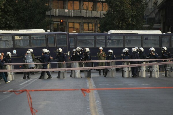 Φρούριο η Αθήνα για το συλλαλητήριο - Χιλιάδες αστυνομικοί στο κέντρο και κλειστοί σταθμοί μετρό