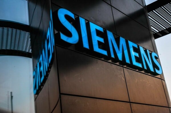 Ξεκίνησε αλλά διακόπηκε και πάλι η δίκη της Siemens