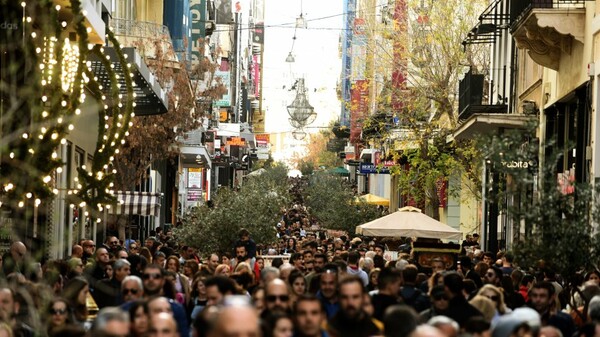 Ανακοινώθηκε το εορταστικό ωράριο των καταστημάτων