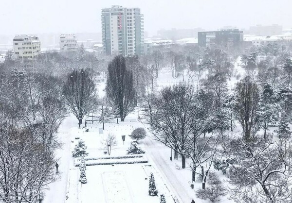 Βουλγαρία-Ρουμανία: Χάος έχουν προκαλέσει οι χιονοθύελλες - Στο σκοτάδι βυθίστηκαν 770 βουλγαρικές πόλεις
