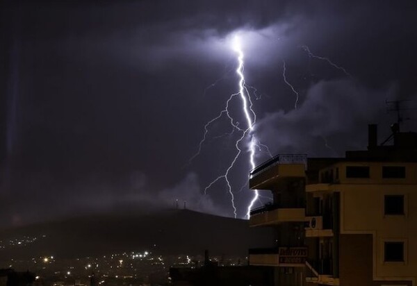 Πηνελόπη: 10.000 κεραυνοί μέσα σε λίγες ώρες στην Ελλάδα