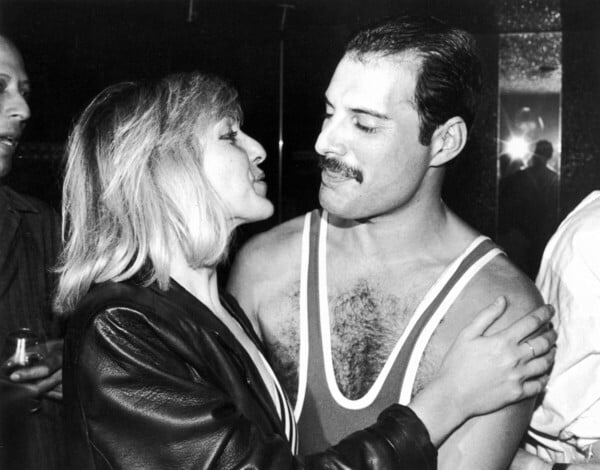 H γυναίκα που αρραβωνιάστηκε τον Freddie Mercury θα κερδίσει ένα τεράστιο ποσό από το Bohemian Rhapsody