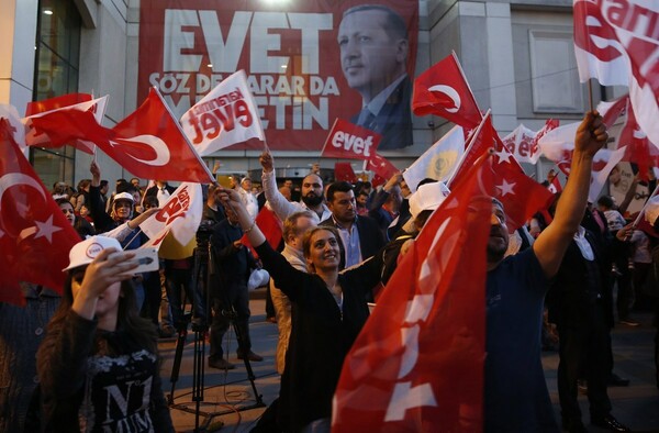 Τουρκία: Η αντιπολίτευση προσέφυγε στο Ανώτατο Εκλογικό Συμβούλιο για ακύρωση του δημοψηφίσματος