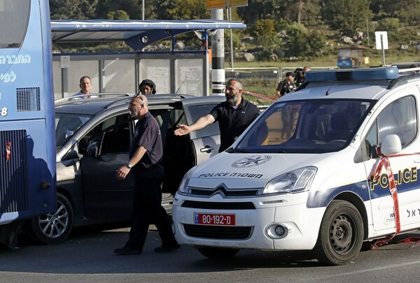 Αυτοκίνητο έπεσε πάνω σε πλήθος στη Δυτική Όχθη