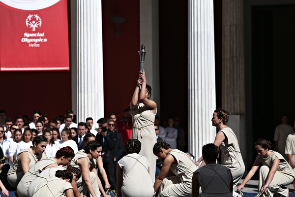 Ζάππειο: Η πρωθιέρεια Ηλιάνα Συμεωνίδου παρέδωσε τη Φλόγα στην Αυστρία για τους Παγκόσμιους Χειμερινούς Αγώνες Special Olympics