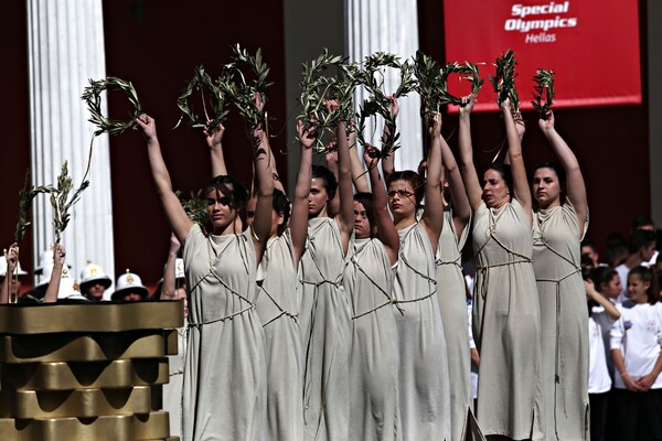 Ζάππειο: Η πρωθιέρεια Ηλιάνα Συμεωνίδου παρέδωσε τη Φλόγα στην Αυστρία για τους Παγκόσμιους Χειμερινούς Αγώνες Special Olympics