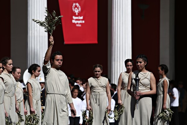 Ζάππειο: Η πρωθιέρεια Ηλιάνα Συμεωνίδου παρέδωσε τη Φλόγα στην Αυστρία για τους Παγκόσμιους Χειμερινούς Αγώνες Special Olympics