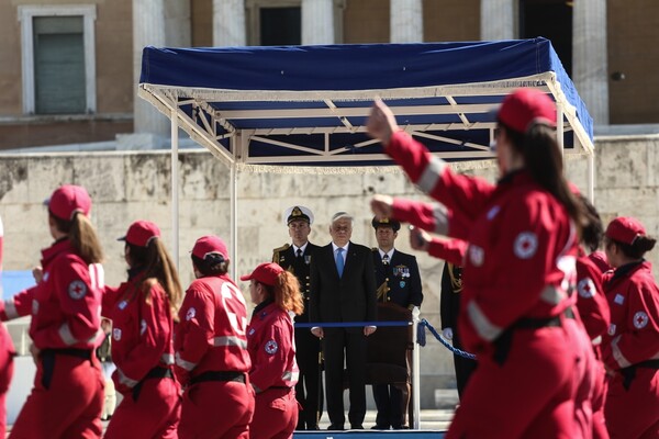 F-16, τανκς, εύζωνες και πεζοναύτες στην παρέλαση της 25ης Μαρτίου