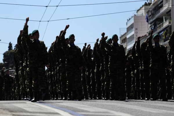 F-16, τανκς, εύζωνες και πεζοναύτες στην παρέλαση της 25ης Μαρτίου