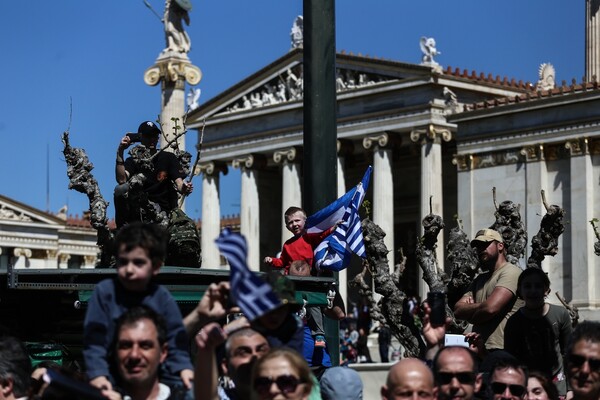 F-16, τανκς, εύζωνες και πεζοναύτες στην παρέλαση της 25ης Μαρτίου