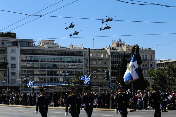 F-16, τανκς, εύζωνες και πεζοναύτες στην παρέλαση της 25ης Μαρτίου