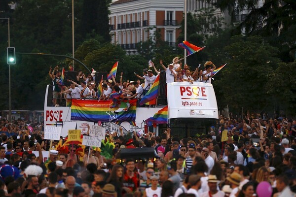 «Φρούριο» η Μαδρίτη για το Gay Pride: Λωρίδες έκτακτης ανάγκης, απαγόρευση πυροτεχνημάτων και χιλιάδες αστυνομικοί στους δρόμους