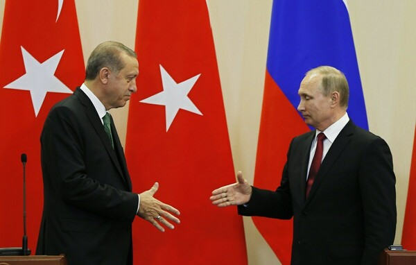Πούτιν και Ερντογάν τάχθηκαν υπέρ της πολιτικής λύσης στη Συρία