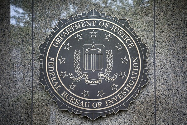 Το FBI ανακοίνωσε πως έχει επαρκείς πόρους για να διερευνήσει την εμπλοκή της Ρωσίας στις αμερικανικές εκλογές