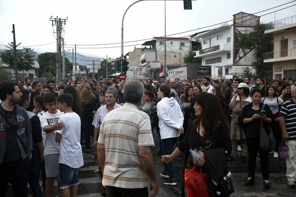 Νέα διαδήλωση των κατοίκων Μενιδίου - Με πούλμαν κατευθύνονται στο υπουργείο Προστασίας Πολίτη