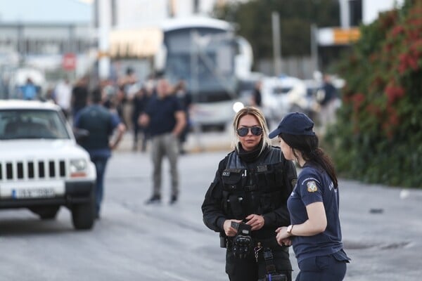 Οι φωτογραφίες της εκκένωσης του Ελληνικού από πρόσφυγες και μετανάστες