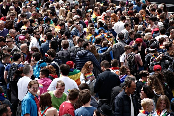 30 φωτογραφίες από το street party του Pride στις Βρυξέλλες