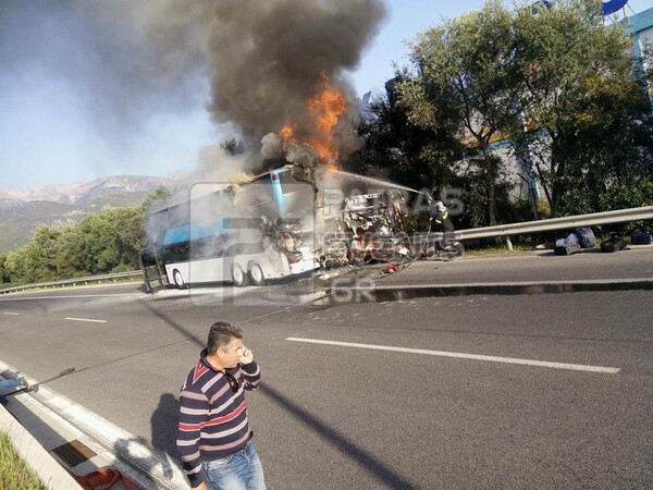 Πάτρα: Τουριστικό λεωφορείο με μαθητές έπιασε φωτιά- Καλά στην υγεία τους όλοι οι επιβάτες (ΒΙΝΤΕΟ)