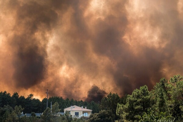 Επείγουσα εκκένωση 10 χωριών στην Πορτογαλία λόγω των πυρκαγιών