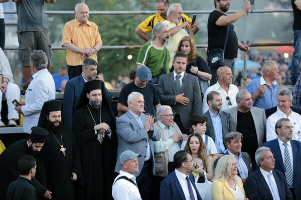 Χιλιάδες οπαδοί στον αγιασμό για το νέο γήπεδο της ΑΕΚ