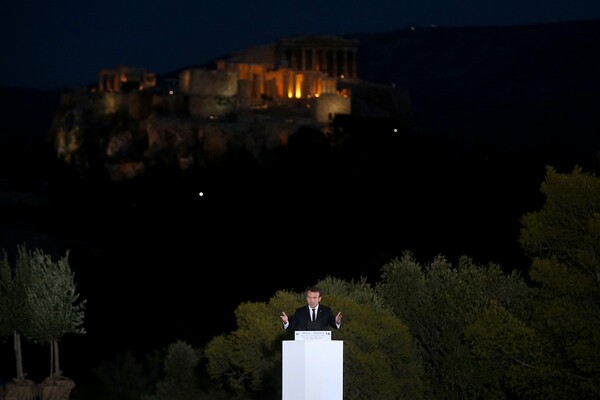 Επίσκεψη Μακρόν: Τι γράφουν μεγάλες ευρωπαϊκές εφημερίδες