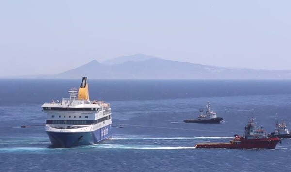 Νέα προσπάθεια αποκόλλησης του Blue Star Patmos - Παραμένει κολλημένο στο λιμάνι της Ίου