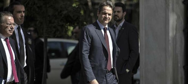 Μέλη του Ρουβίκωνα στο σπίτι του Μητσοτάκη