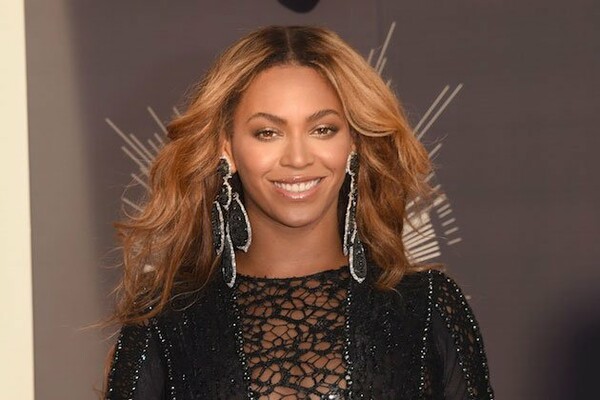 Η Beyonce και τα δίδυμα στην πρώτη τους φωτογραφία - Αποκάλυψε και τα ονόματα των μωρών