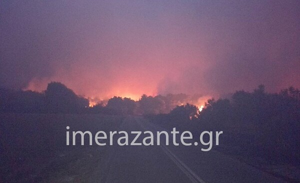 Σε πύρινο κλοιό οι Μαριές στην Ζάκυνθο - Σε επιφυλακή για εκκένωση καθώς κάηκε ήδη ένα σπίτι